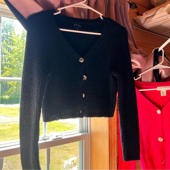 Women's Cardigans/Coverups. - Picture 3 of 4